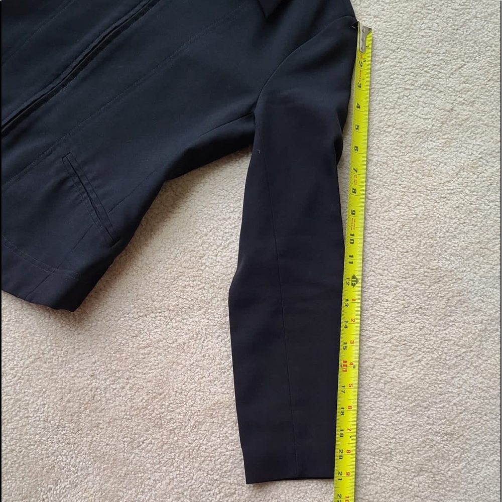 Beutiful Jacket - Picture 8 of 9